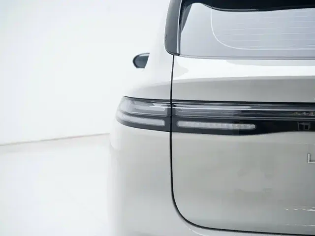 Leapmotor C10 — Фото автомобиля 13