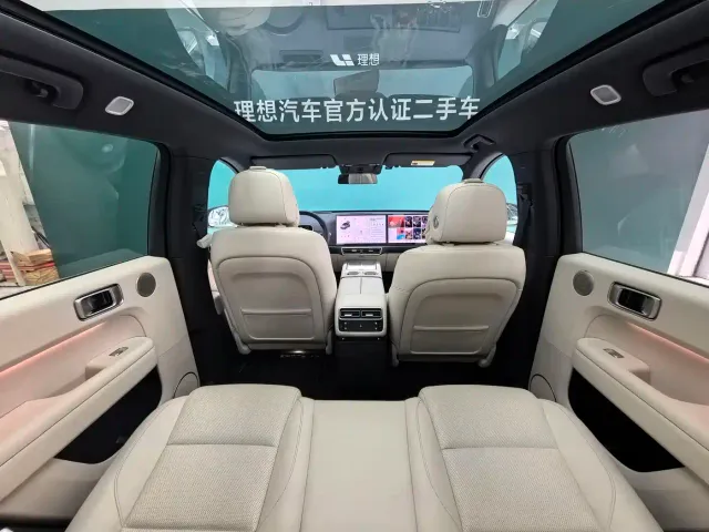 Li Auto L6 — Фото автомобиля 12