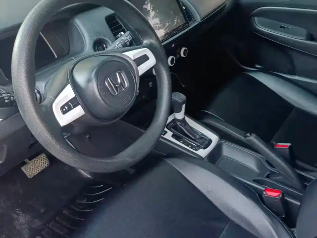 Honda Fit — Фото автомобиля 4