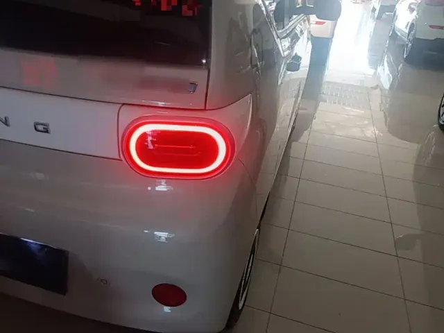 Wuling Hongguang Mini EV — Фото автомобиля 7