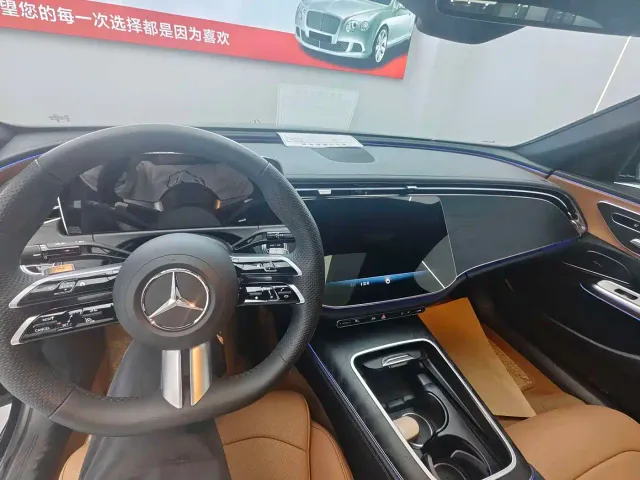 Mercedes-Benz E-Class — Фото автомобиля 12