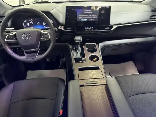 Toyota Granvia — Фото автомобиля 3