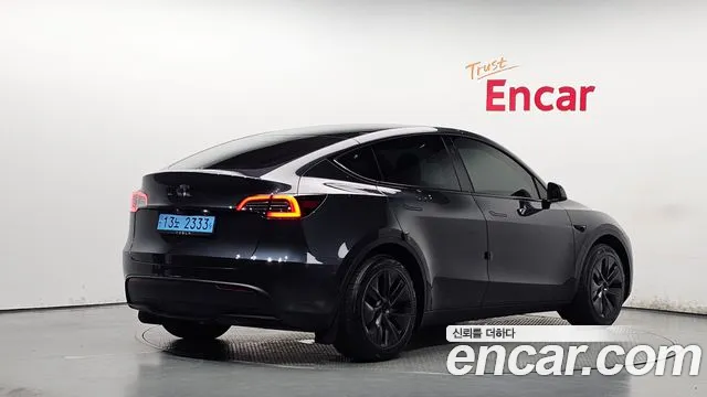 Tesla Model Y — Фото автомобиля 2