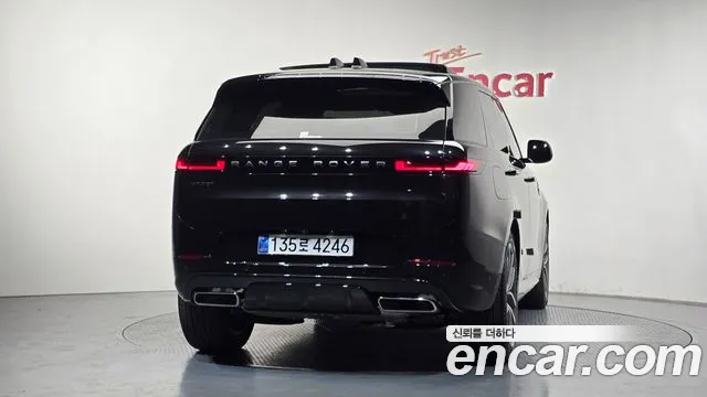 Land Rover Range Rover Sport — Фото автомобиля 4