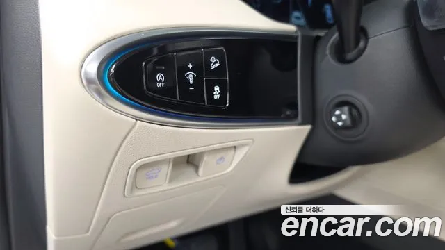 Genesis GV70 2.5T Бензин AWD — Фото автомобиля 30