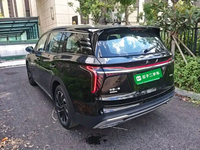Hongqi HS7 PHEV — Фото автомобиля 4
