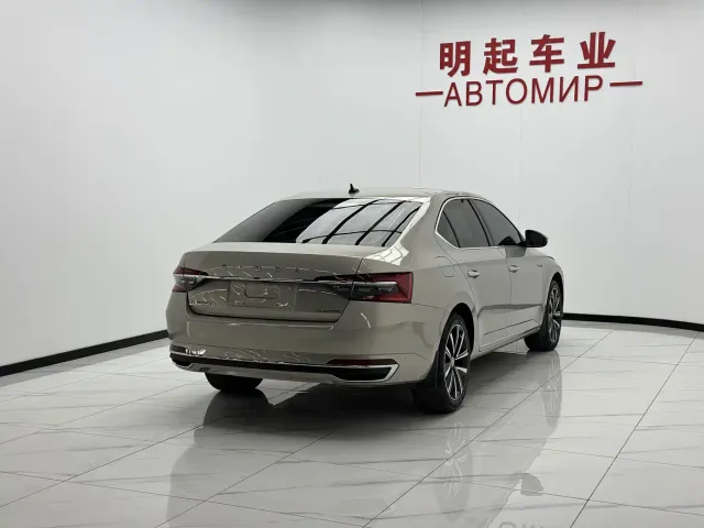 Skoda Superb — Фото автомобиля 9