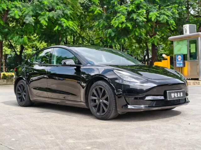 Tesla Model 3 — Фото автомобиля 3