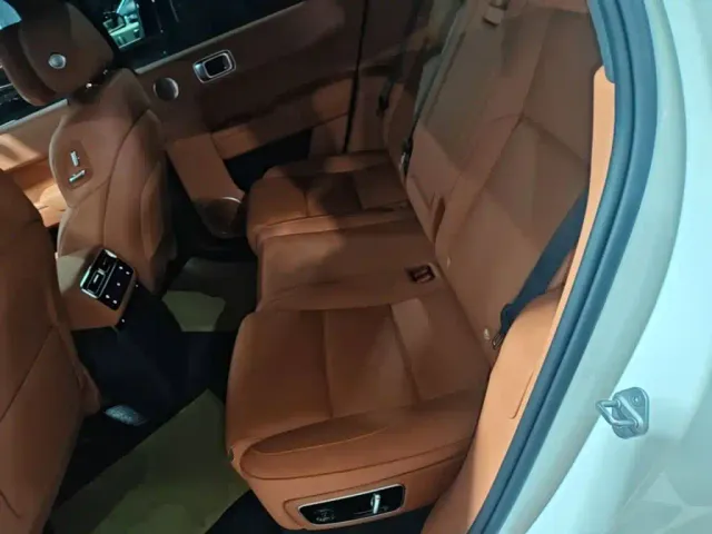 Li Auto L7 — Фото автомобиля 16