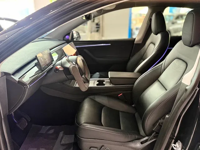 Tesla Model Y — Фото автомобиля 7