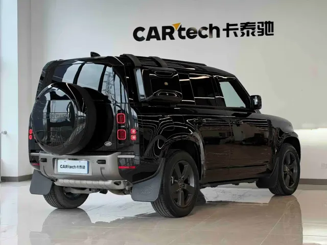 Land Rover Defender — Фото автомобиля 4