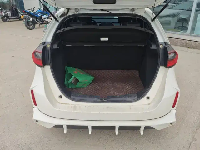 Honda Fit — Фото автомобиля 4