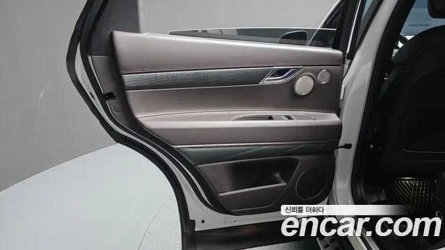 Genesis GV80 — Фото автомобиля 25