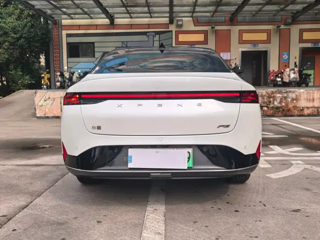 Xpeng P5 — Фото автомобиля 15