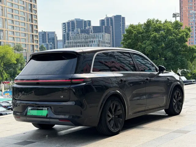 Li Auto L8 — Фото автомобиля 6