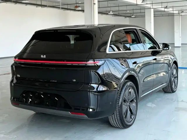 Li Auto L6 — Фото автомобиля 9