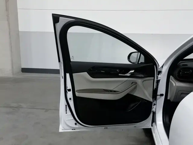 BYD Qin PLUS — Фото автомобиля 8
