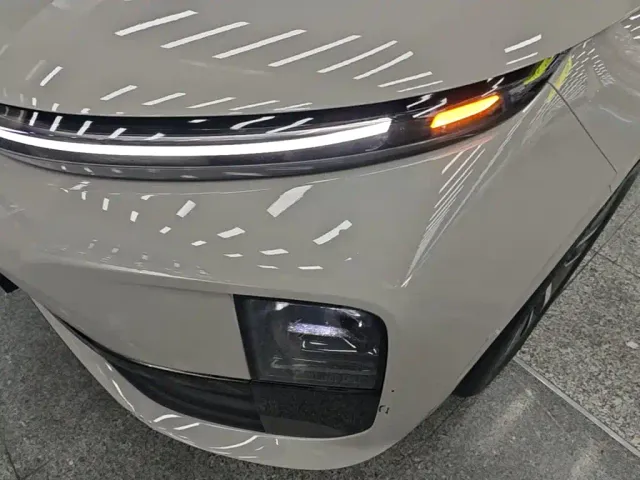 Li Auto L6 — Фото автомобиля 23