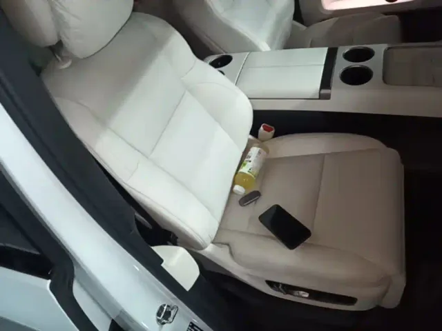 Li Auto MEGA — Фото автомобиля 24