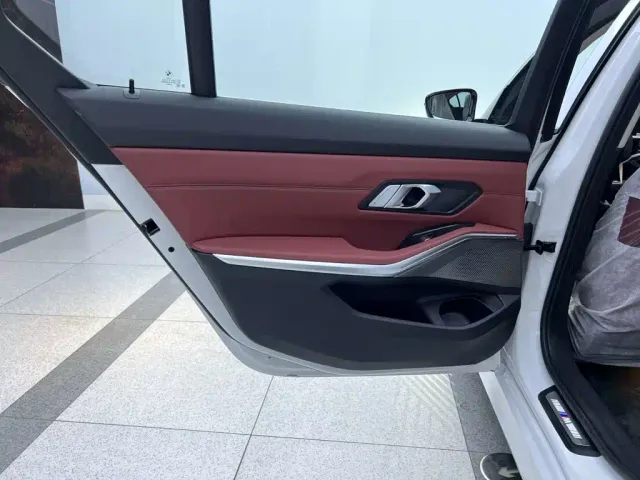 BMW 3 Series — Фото автомобиля 15