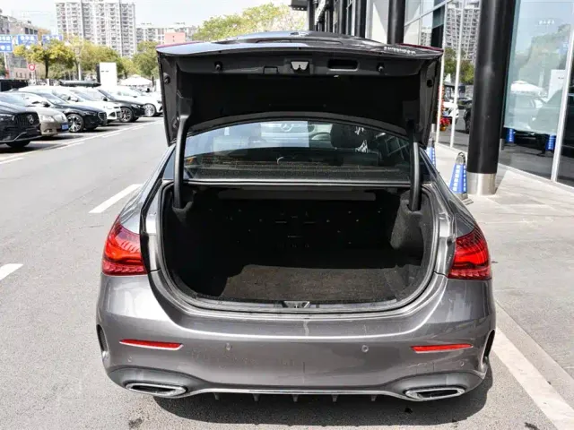 Mercedes-Benz Mercedes-Benz A-Class 2023 A 200 L Fashion — Фото автомобиля 10
