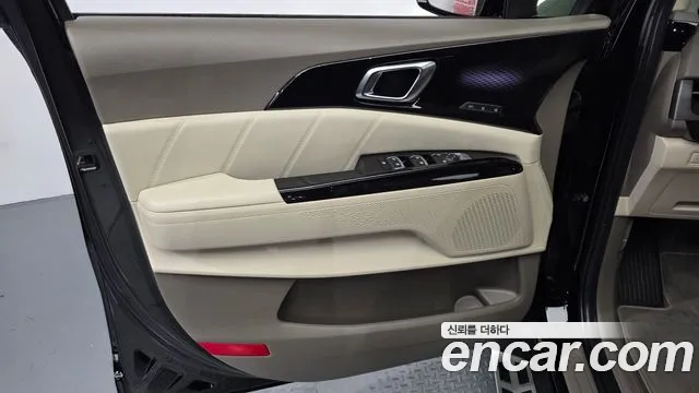 Kia Canival Carnival 4 поколение Дизель 9 мест Signature — Фото автомобиля 18