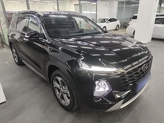 Hyundai Santa Fe — Фото автомобиля 3