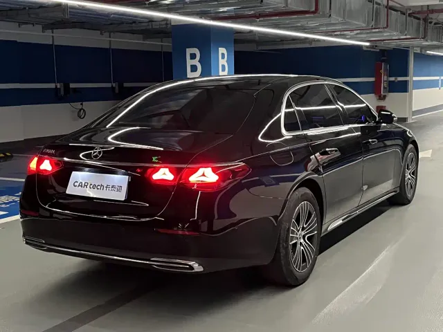 Mercedes-Benz E-Class — Фото автомобиля 6