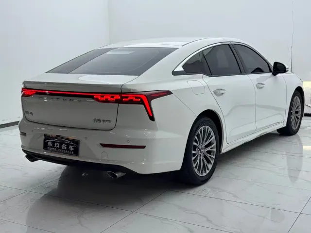 Bestune B70 — Фото автомобиля 10