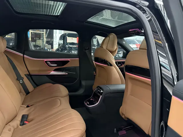 Mercedes-Benz E-Class — Фото автомобиля 9