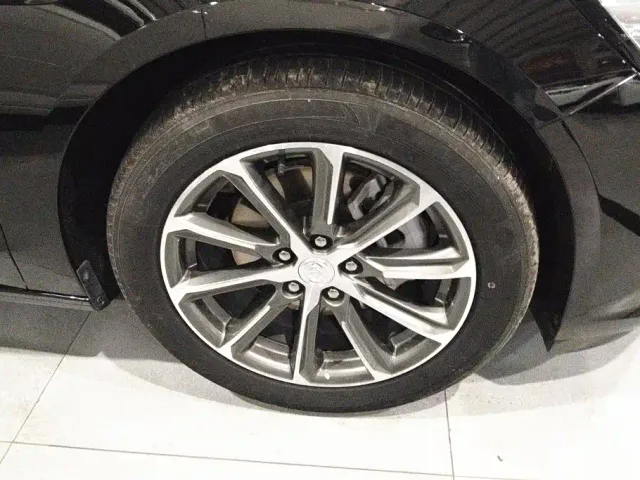 Buick LaCrosse — Фото автомобиля 6