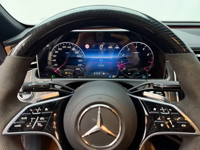 Mercedes-Benz E-Class — Фото автомобиля 3