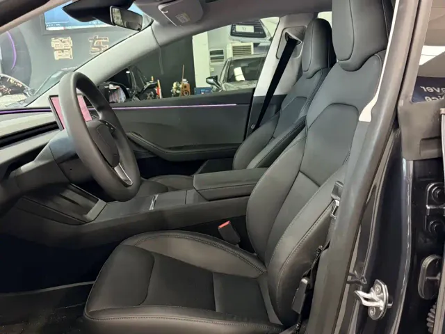 Tesla Model 3 — Фото автомобиля 4