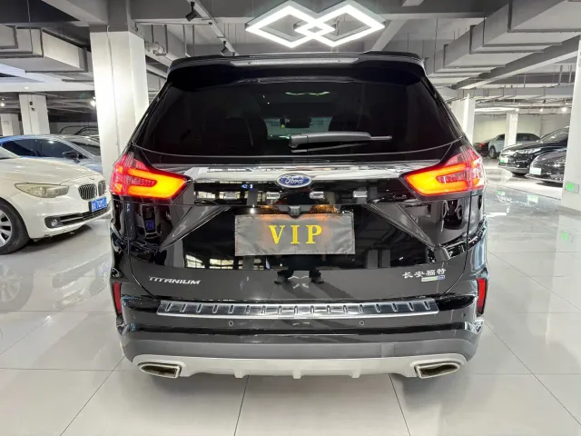 Ford Edge — Фото автомобиля 5