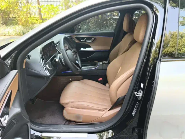 Mercedes-Benz E-Class — Фото автомобиля 10