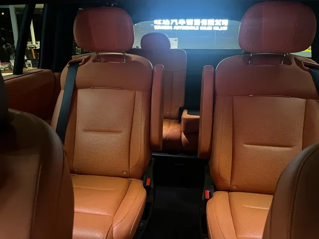 Lynk & Co 900 — Фото автомобиля 7
