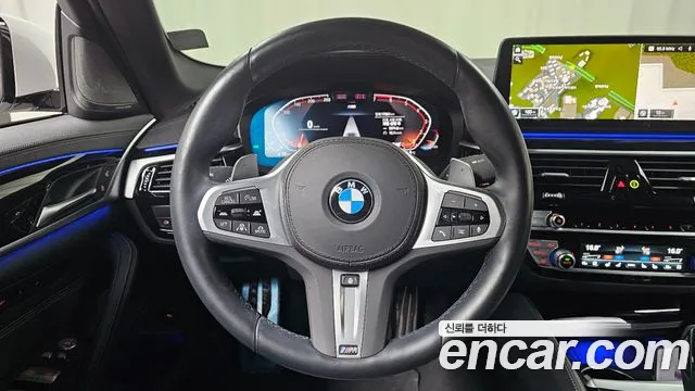 BMW 5-Series — Фото автомобиля 12