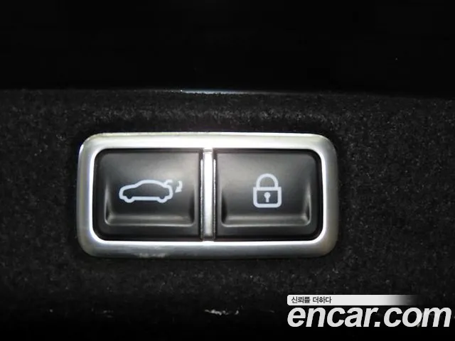 Hyundai Grandeur Grandeur (GN7) 2.5 Бензин 2WD — Фото автомобиля 18