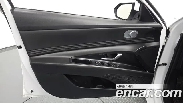 Hyundai Avante CN7 — Фото автомобиля 13