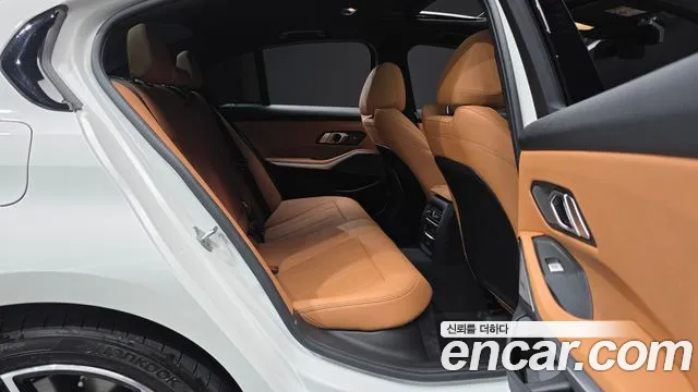 BMW 3-Series 3 серия (G20) 320i M Sport — Фото автомобиля 12