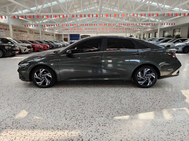 Hyundai Elantra — Фото автомобиля 4