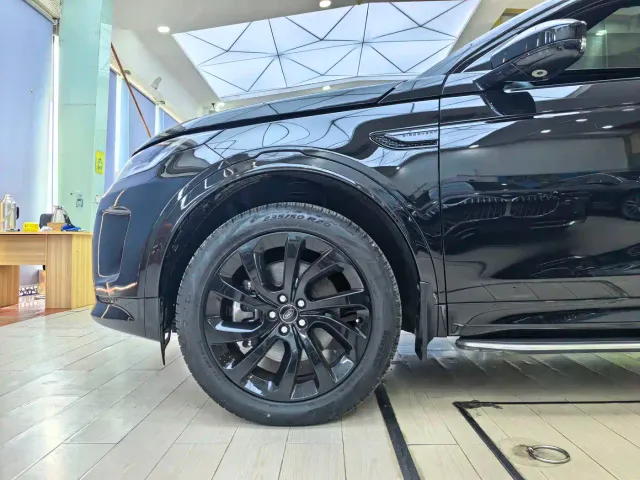 Land Rover Discovery Sport — Фото автомобиля 12