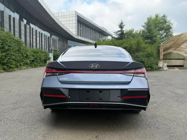 Hyundai Elantra — Фото автомобиля 7