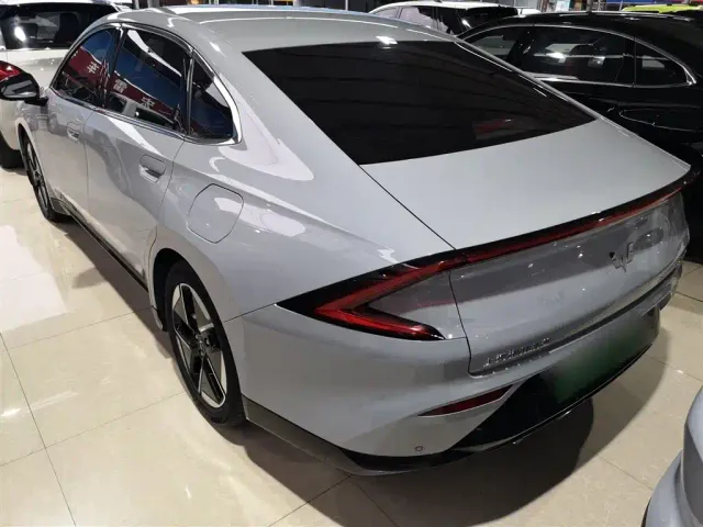 Wuling Starlight — Фото автомобиля 22