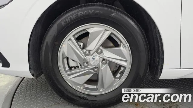 Hyundai Avante CN7 — Фото автомобиля 5