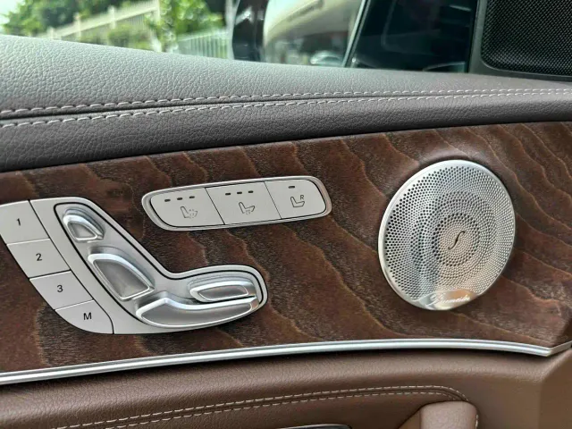 Mercedes-Benz E-Class — Фото автомобиля 15
