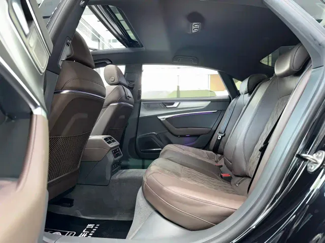 Audi A7L — Фото автомобиля 4