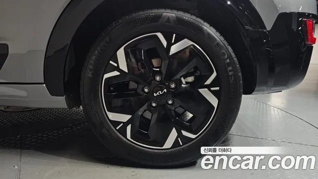 Kia Niro — Фото автомобиля 18