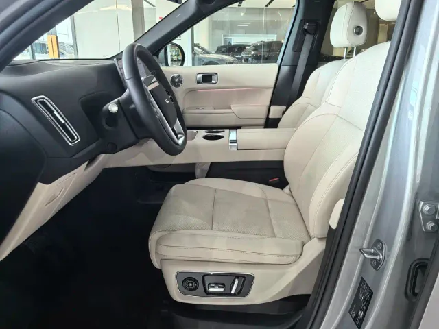 Li Auto L8 — Фото автомобиля 8
