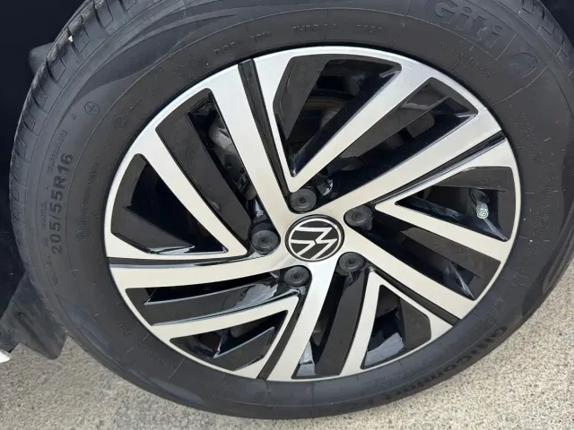 Volkswagen Lavida — Фото автомобиля 13